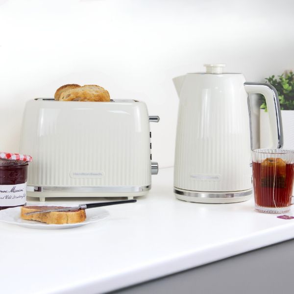 Hamilton Beach Miami Kettle and 2 Slot Toaster Bundle Sand